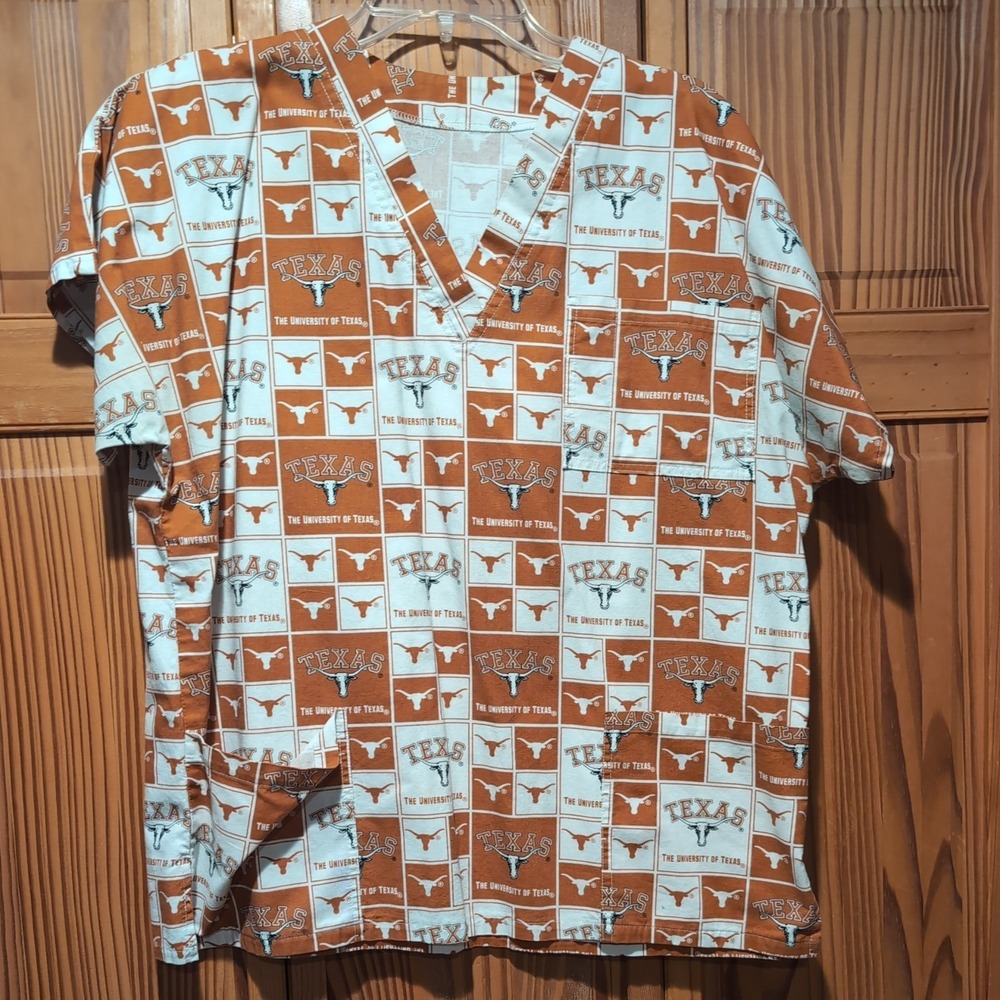UT Texas Longhorns V Neck Scrub Top Unisex Nursing Burnt Orange Size M